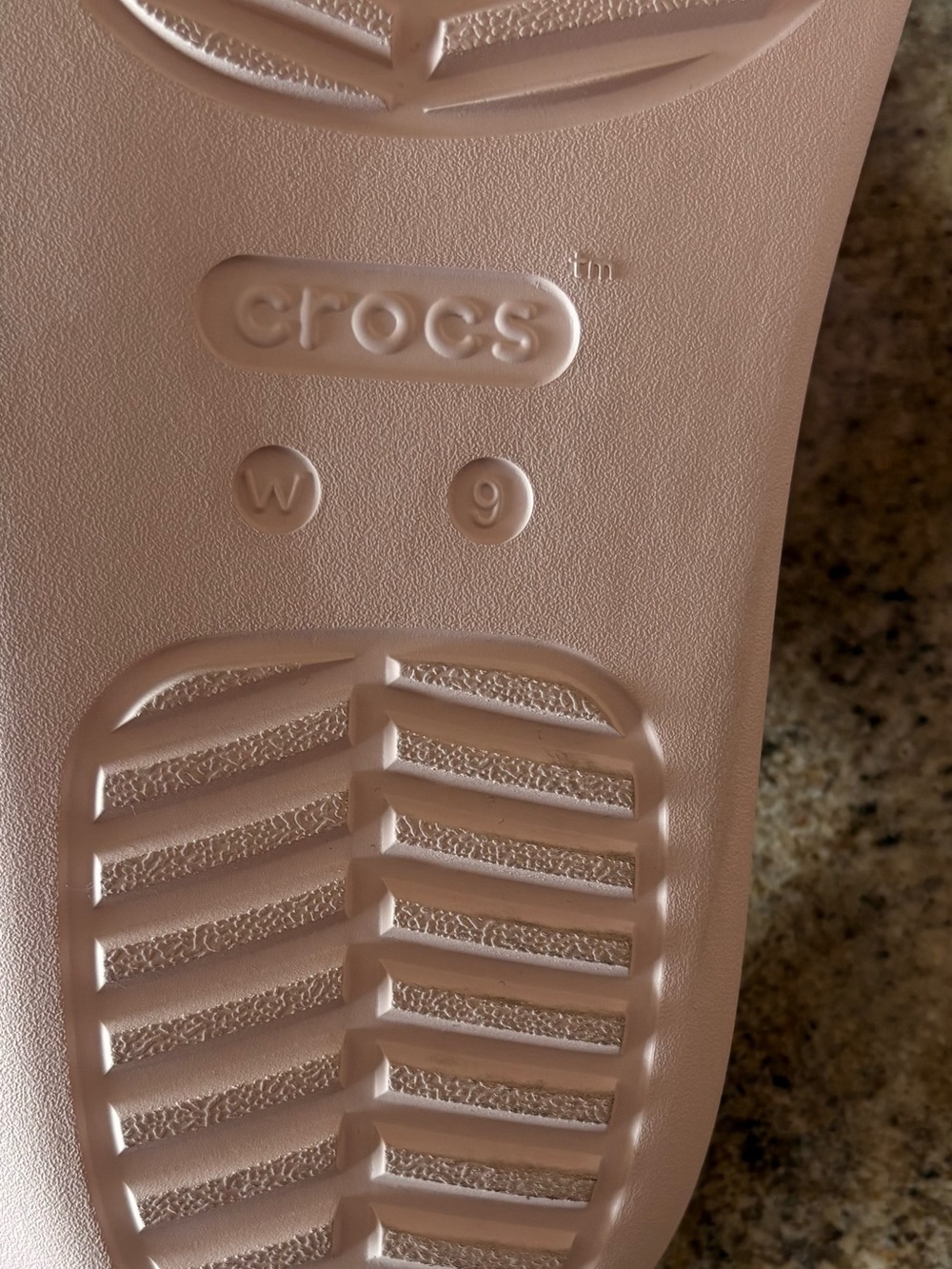 Crocs “Get Away” Triangle Flip-Flop Size 9 Pink Quartz - Picture 5 of 8